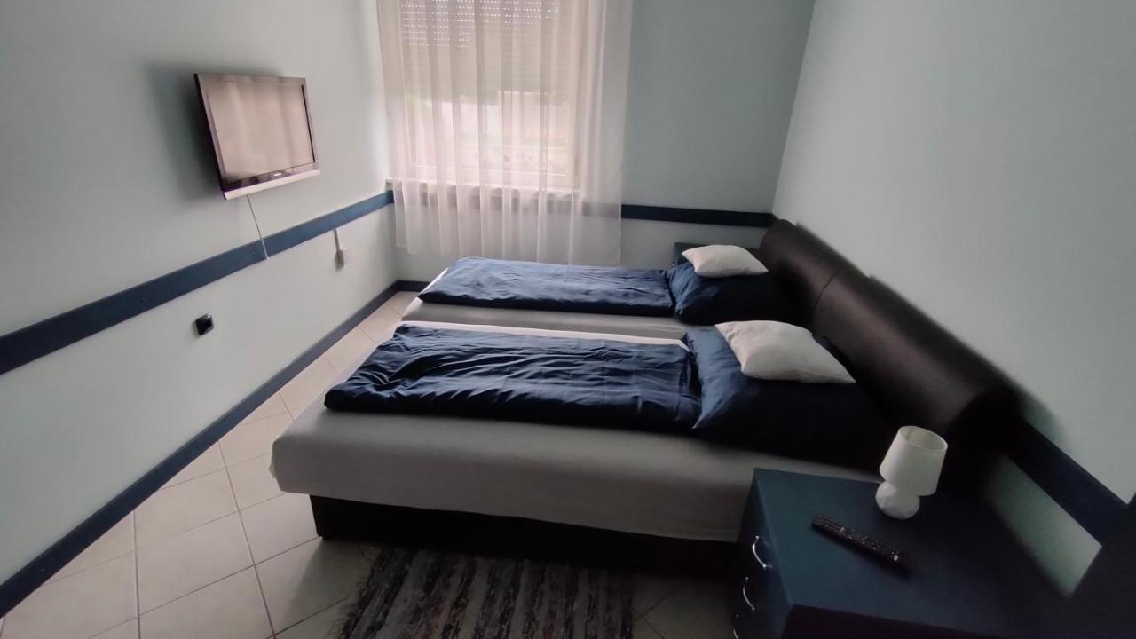 Nikolux Apartman Hajduszoboszlo Exterior photo
